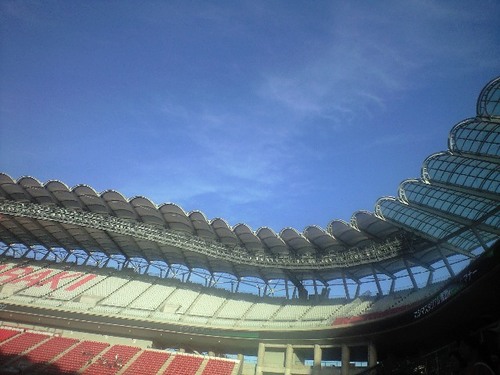 20120825　カシマサッカースタジアム屋根の曲線.JPG